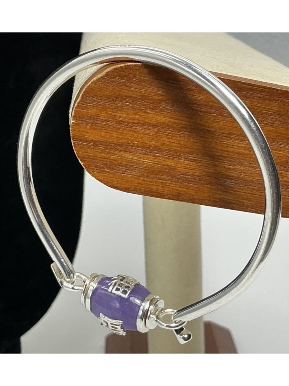 Purple Jadeite Bangle Bracelet 18.3 Grams Size 6.25”